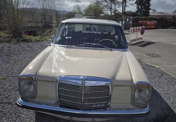 Mercedes-Benz 230 2.103 km 21.500 &euro; Menden 58708