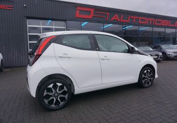Toyota Aygo (X) 10.189 km 11.990 &euro; Plettenberg 58840