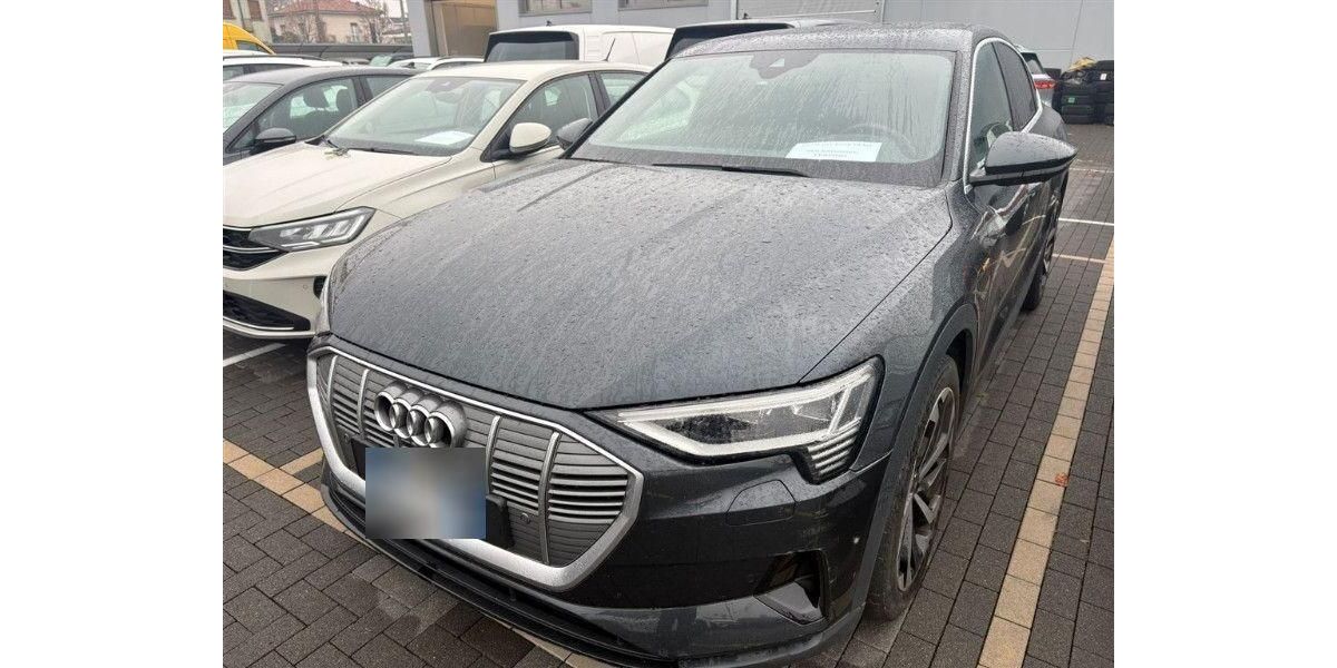 Audi e-tron 67.148 km 37.455 &euro; Hagen 58091