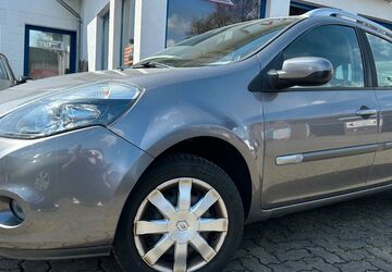 Renault Clio 212.000 km 899 &euro; Gummersbach (Zwischen Toom Markt und ATU) 51645