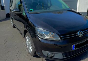 VW Touran 228.350 km 9.999 &euro; Balve 58802