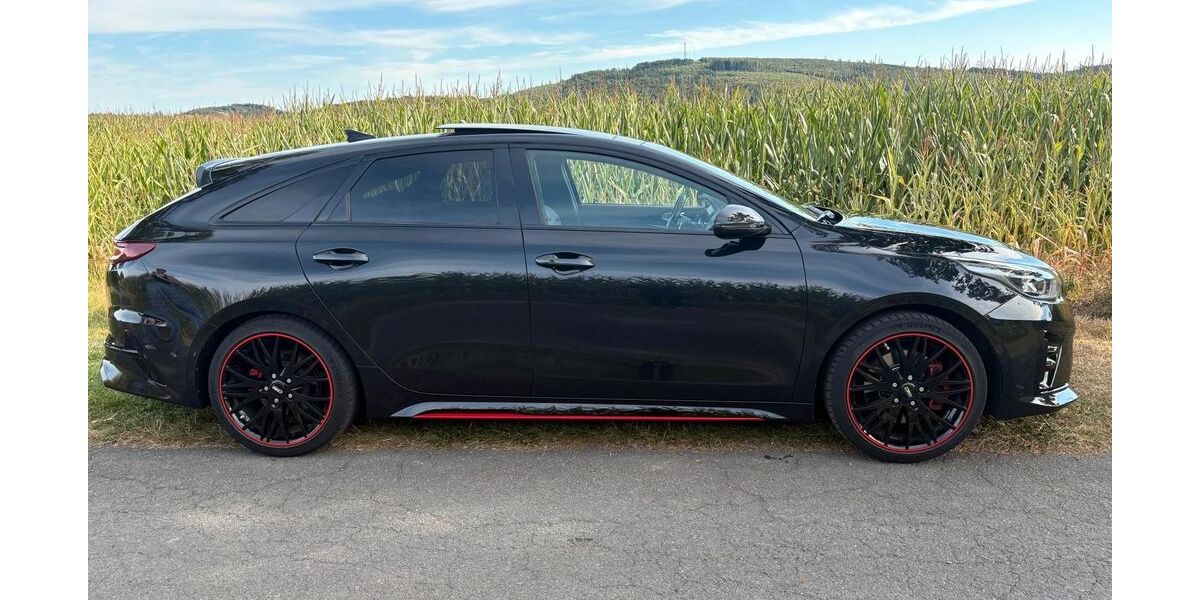 Kia pro ceed / ProCeed 69.000 km 21.900 &euro; Olpe 57462