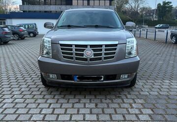 Cadillac Escalade 327.000 km 12.500 &euro; Attendorn 57439