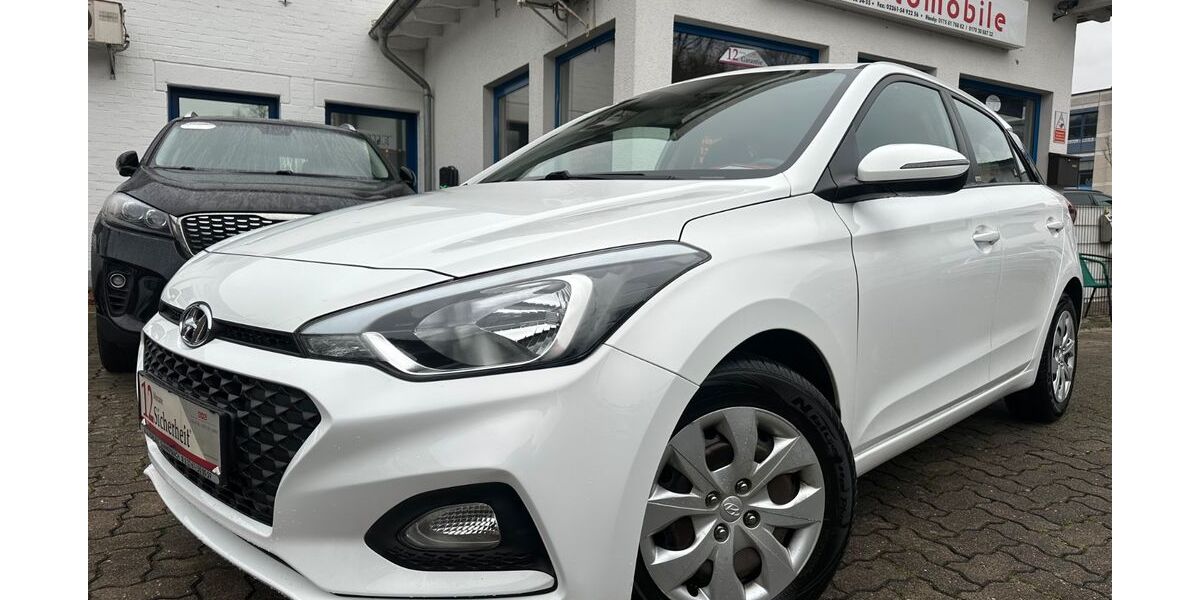 Hyundai i20 108.000 km 9.449 &euro; Gummersbach (Zwischen Toom Markt und ATU) 51645