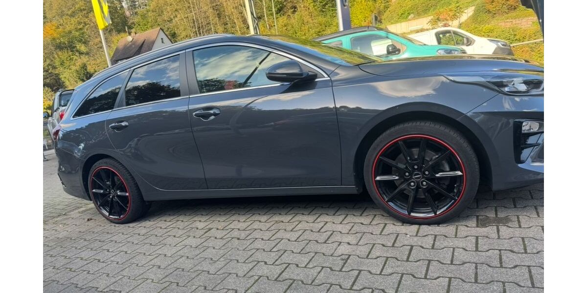 Kia ceed Sportswagon 65.000 km 19.999 &euro; Gummersbach 51645