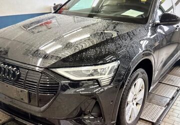 Audi e-tron 48.469 km 33.847 &euro; Hagen 58091