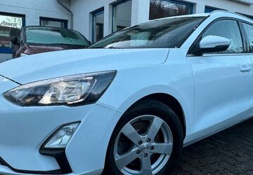 Ford Focus 128.000 km 10.949 &euro; Gummersbach (Zwischen Toom Markt und ATU) 51645