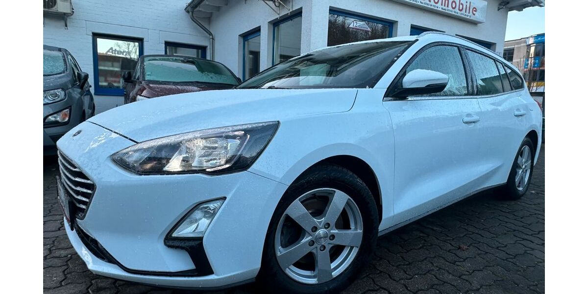 Ford Focus 128.000 km 10.949 &euro; Gummersbach (Zwischen Toom Markt und ATU) 51645