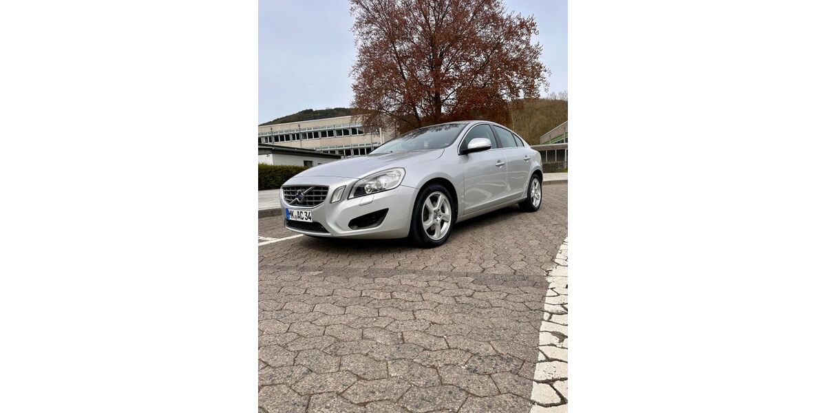 Volvo S60 140.000 km 9.900 &euro; Plettenberg 58840