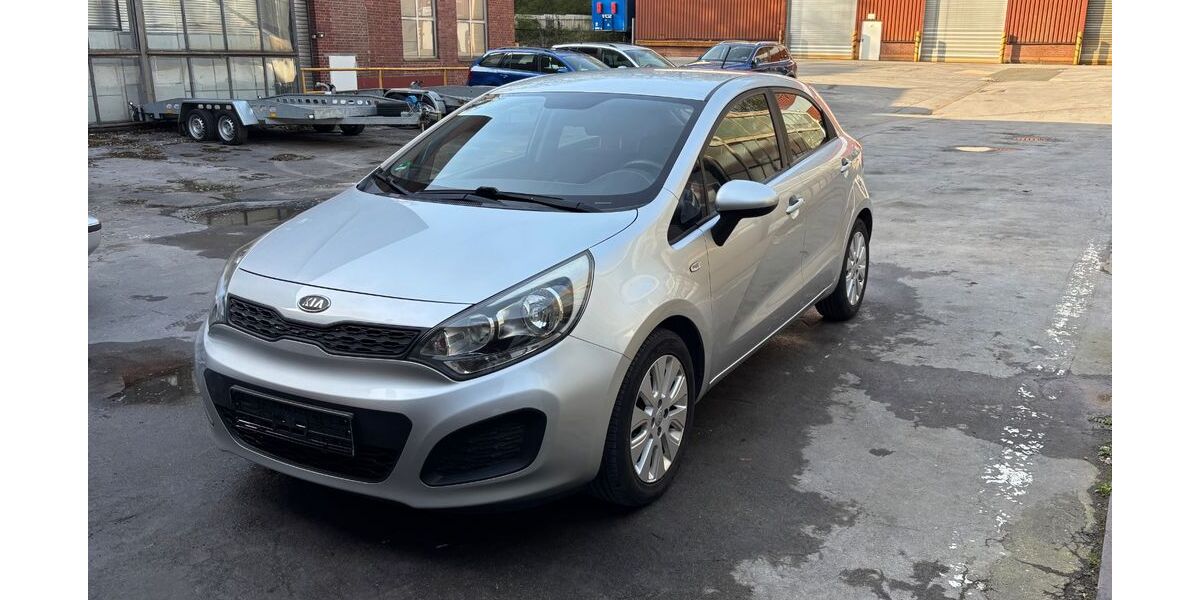 Kia Rio 78.000 km 4.950 &euro; Iserlohn 58640
