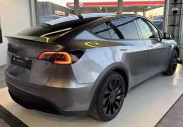 Tesla Model Y 24.391 km 49.899 &euro; Lüdenscheid 58513