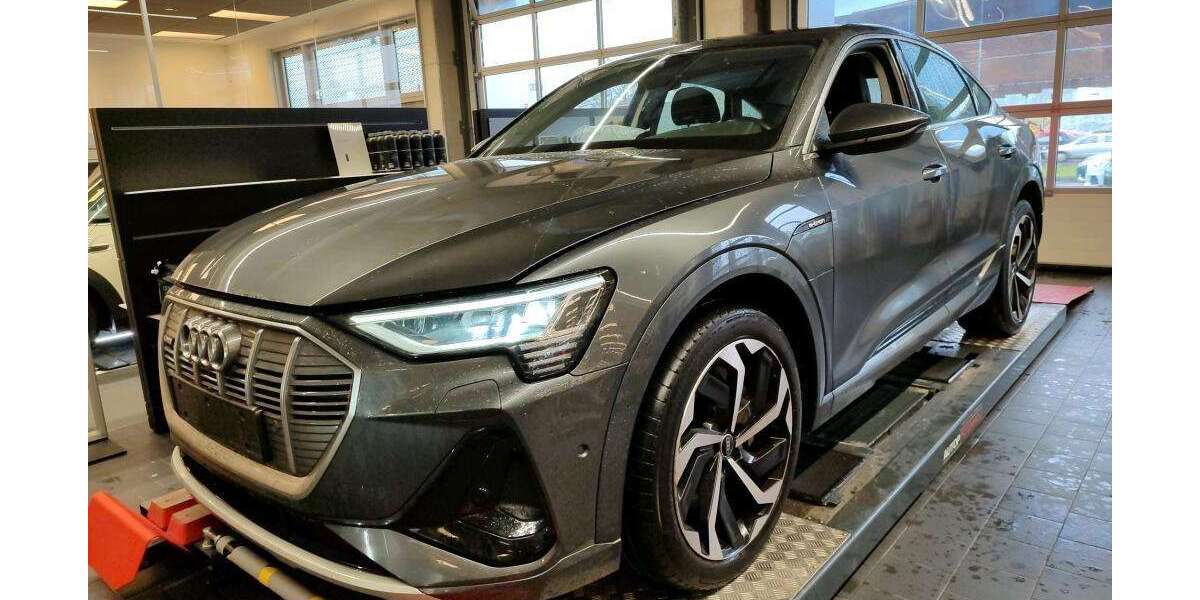 Audi e-tron 41.528 km 34.950 &euro; Hagen 58091