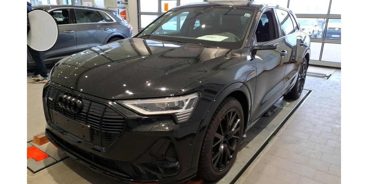 Audi e-tron 22.372 km 38.940 &euro; Hagen 58091