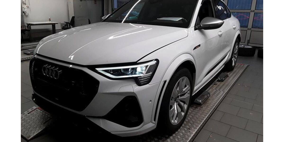 Audi e-tron 60.884 km 40.155 &euro; Hagen 58091