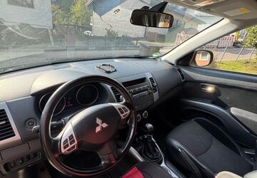 Mitsubishi Outlander 218.000 km 5.500 &euro; Bergneustadt 51702