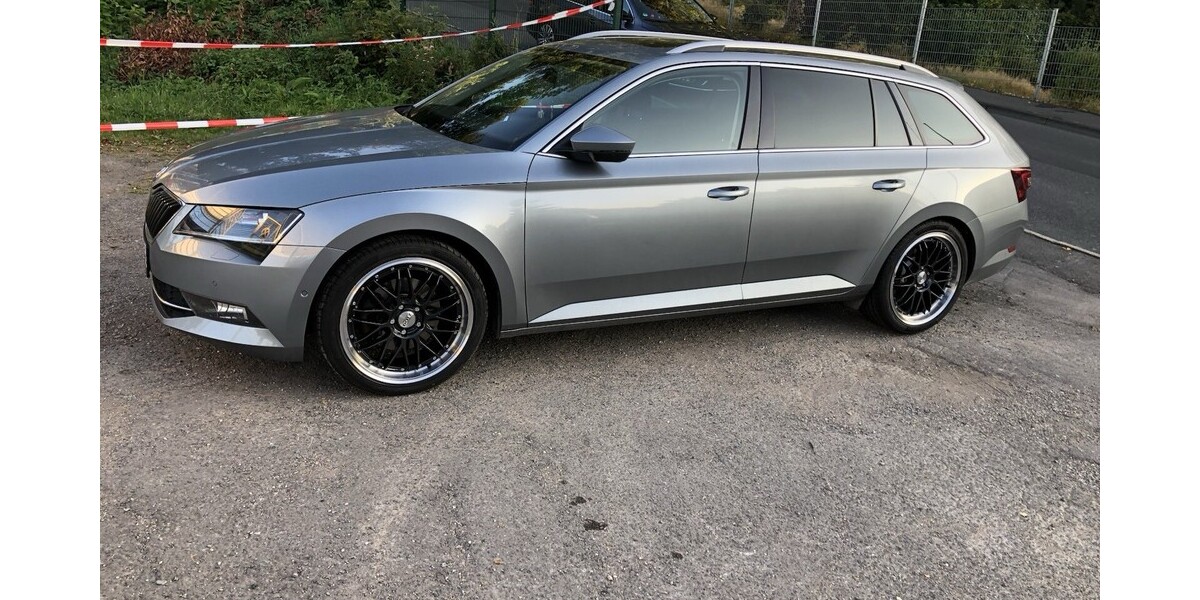 Skoda Superb Kombi 157.000 km 17.100 &euro; Werdohl 58791