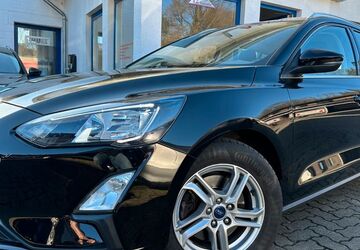 Ford Focus 123.000 km 10.749 &euro; Gummersbach (Zwischen Toom Markt und ATU) 51645
