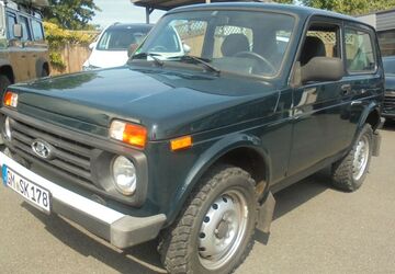 Lada Niva 28.700 km 9.990 &euro; Radevormwald 42477