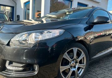 Renault Megane 143.000 km 4.449 &euro; Gummersbach (Zwischen Toom Markt und ATU) 51645