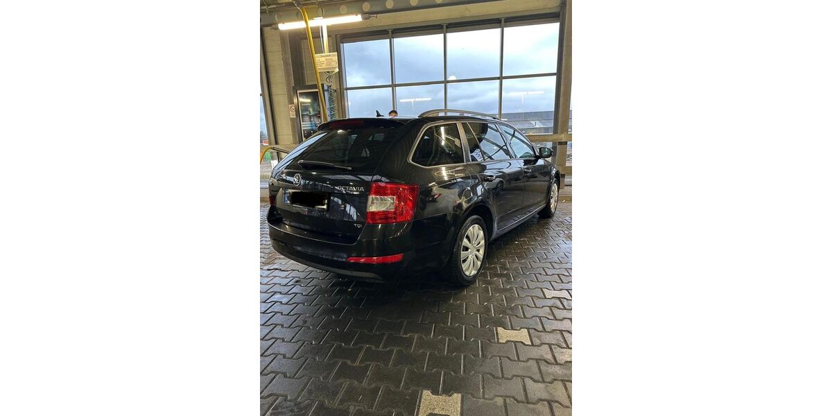 Skoda Octavia 243.000 km 6.900 &euro; Gummersbach 51643