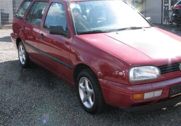 VW Golf Sportsvan 95.900 km 3.850 &euro; Radevormwald 42477