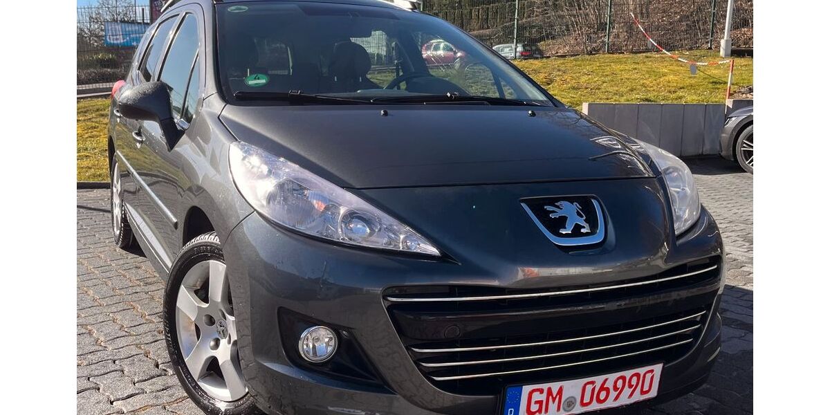 Peugeot 207 142.000 km 3.800 &euro; Bergneustadt 51702
