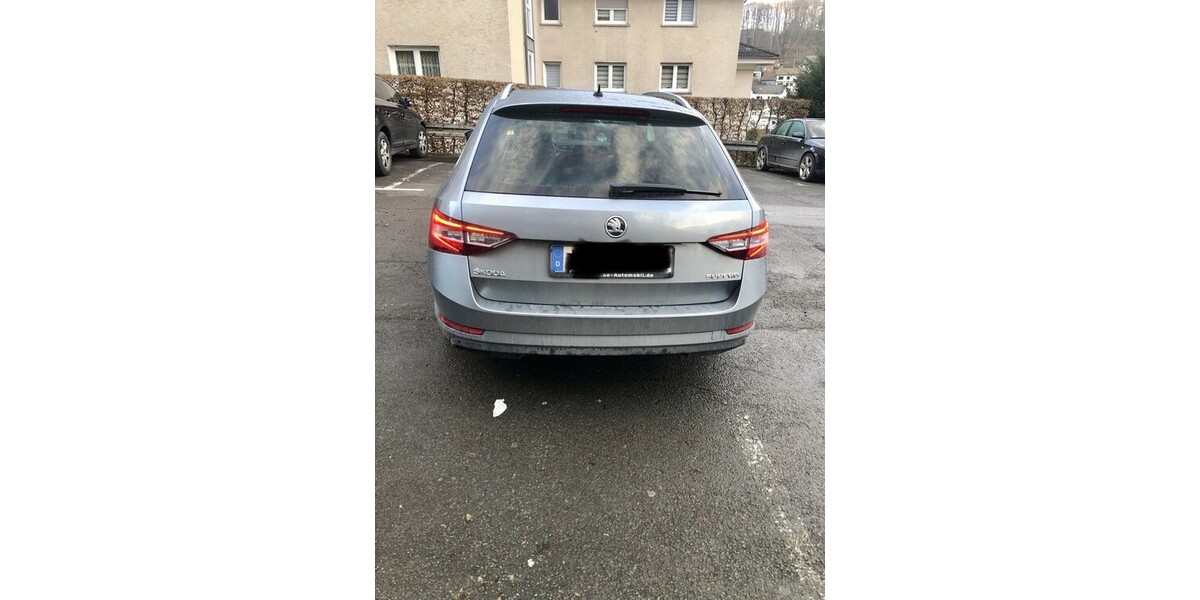 Skoda Superb Kombi 157.000 km 17.100 &euro; Werdohl 58791