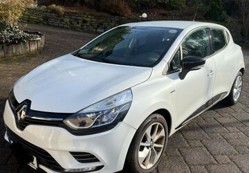 Renault Clio 102.000 km 9.000 &euro; Gummersbach 51647